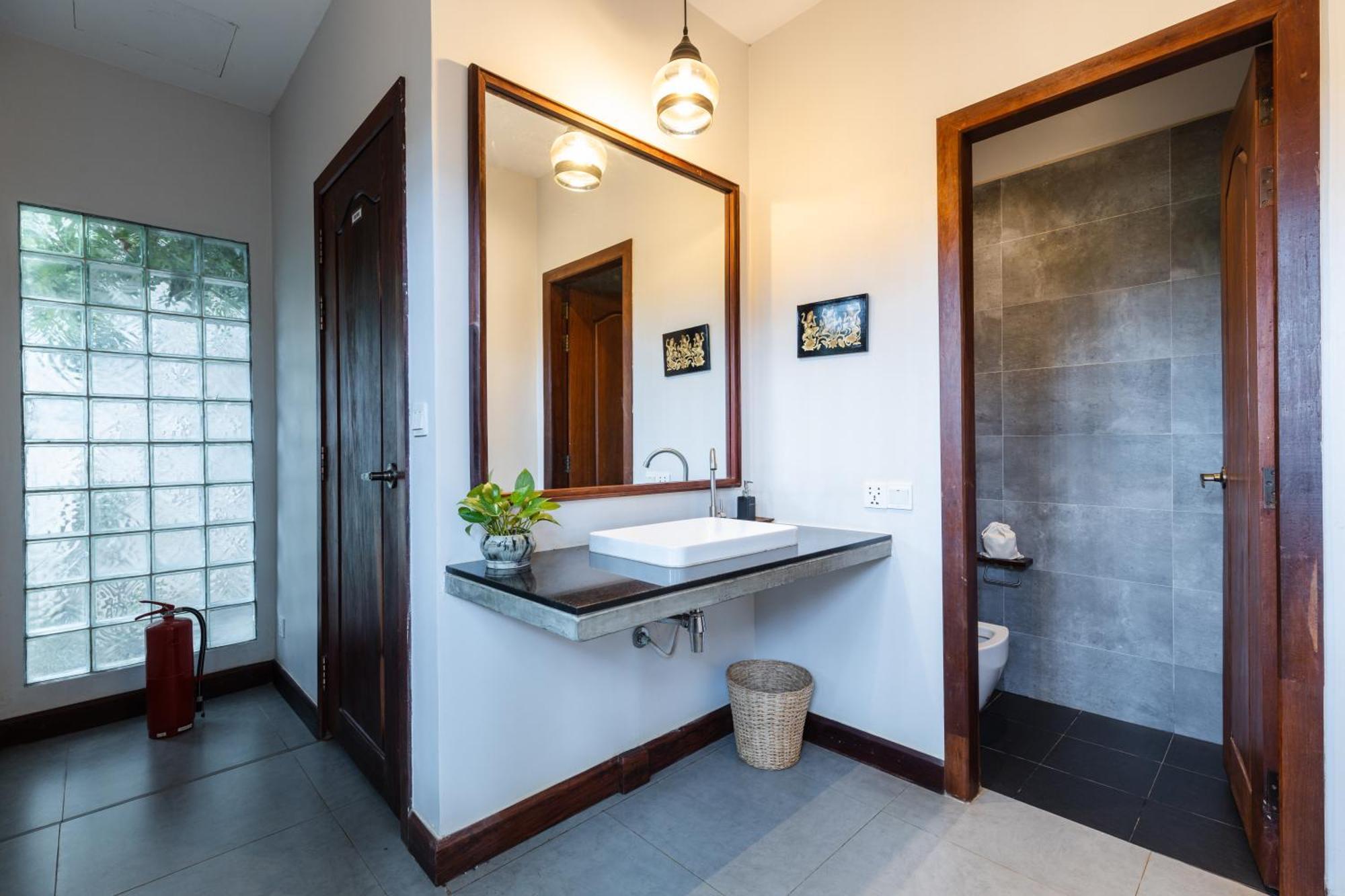 Golden Vishnu Villa Siem Reap Exterior photo